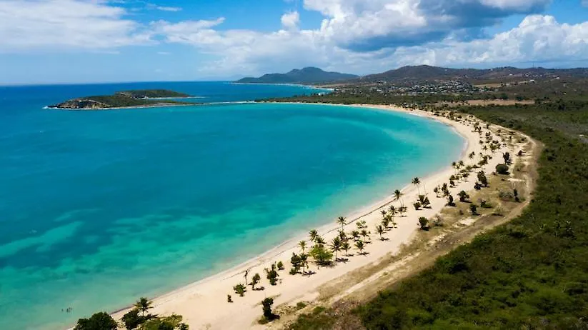 Crash And Go Glamping Campsite -Like Visiting Your Own Family 47-Usd N Booking Fees -10Ft Tent Queen Bed -5 Minutes Walk Bio Bay Stations, Walk To Beaches Esperanza -Sunbay-Black Sand And 5 Minutes Walk To Restaurants Hotel Vieques
